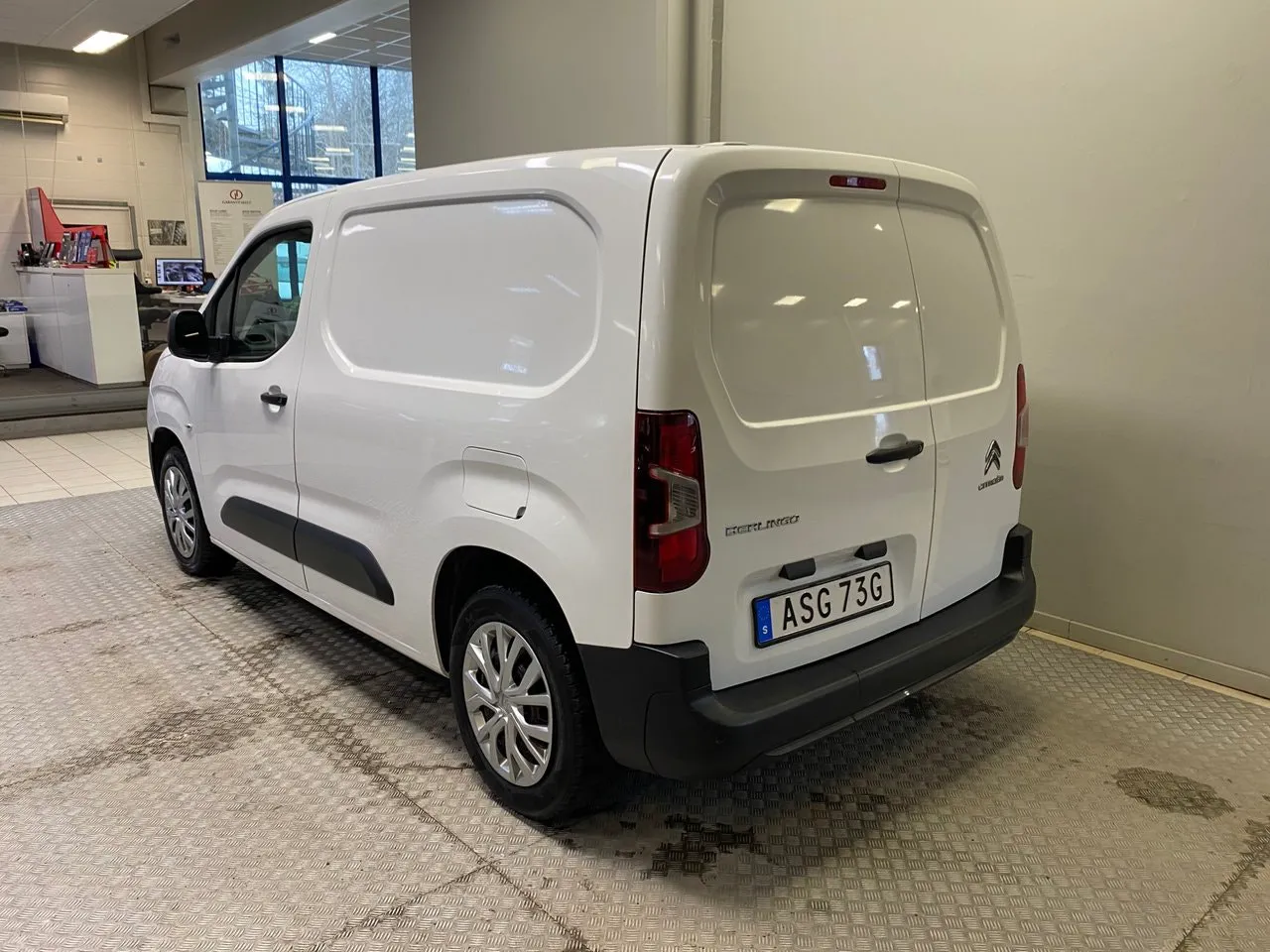 Vehicle image 2