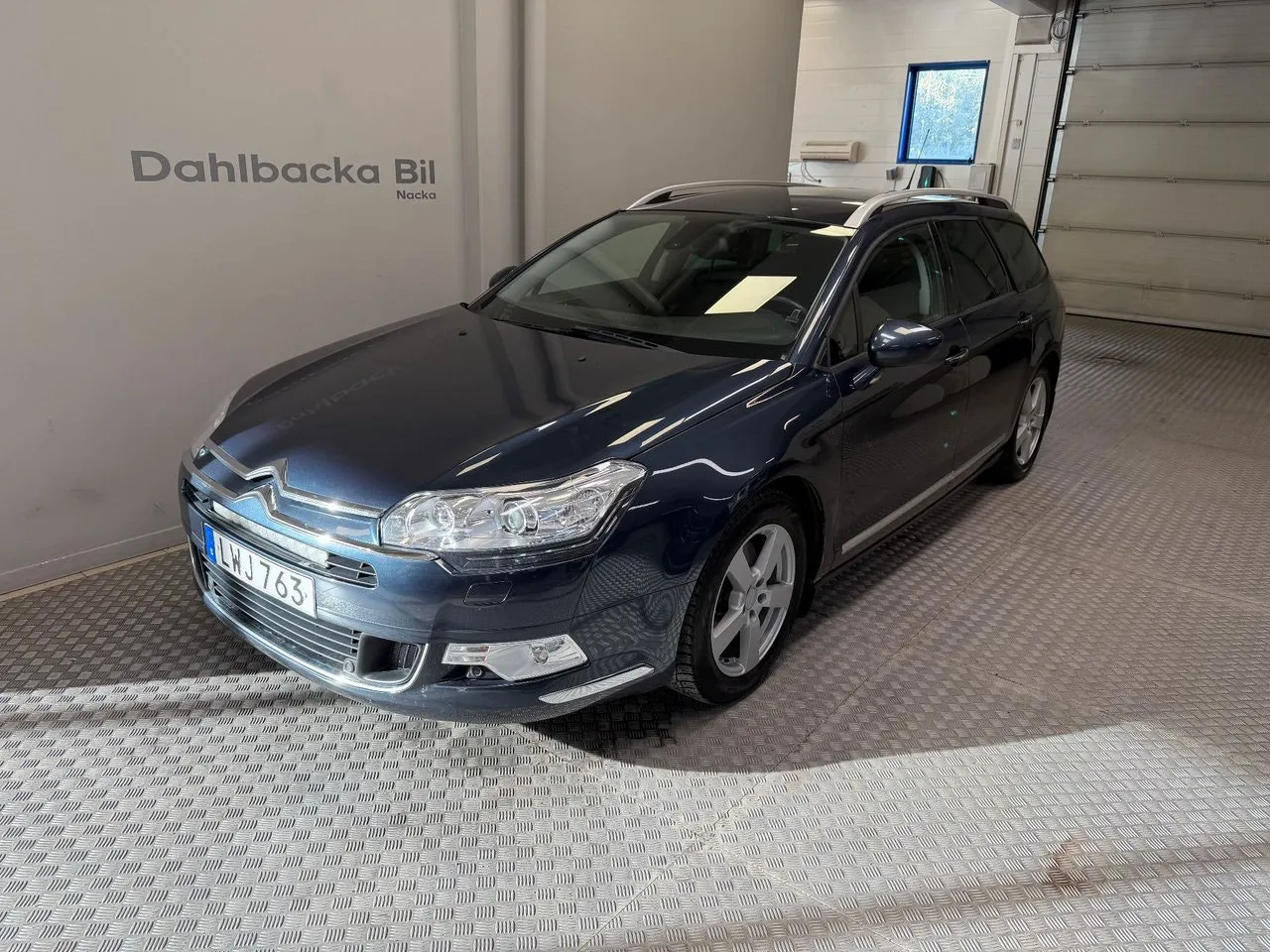 Vehicle image 1