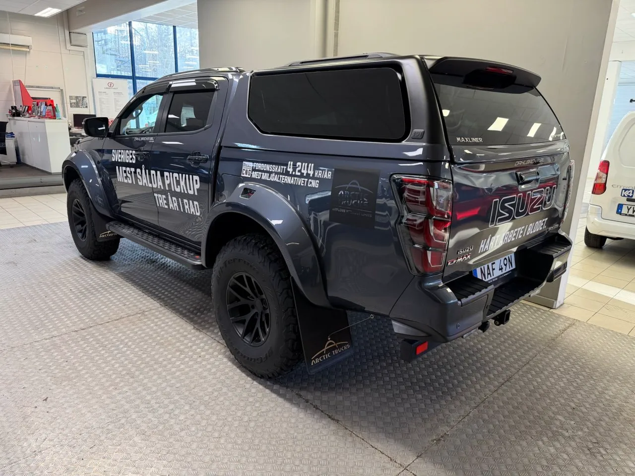 Vehicle image 3
