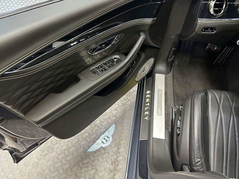 Bentley Flying Spur bild 13