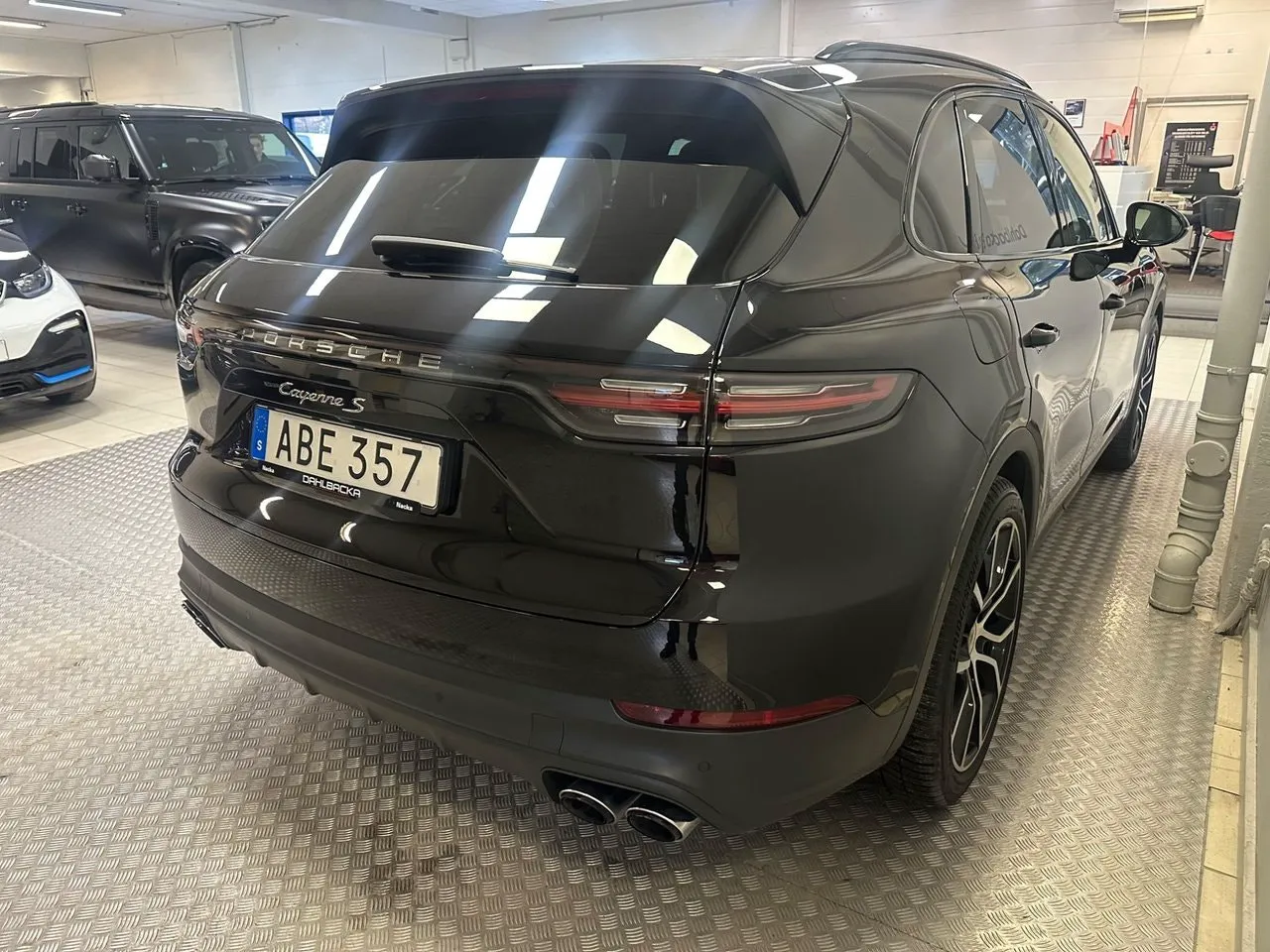 Vehicle image 4