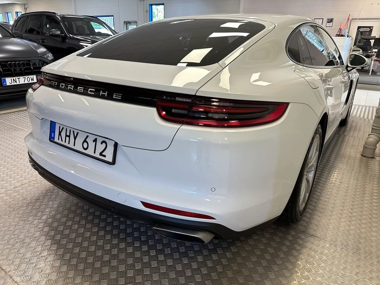 Vehicle image 3