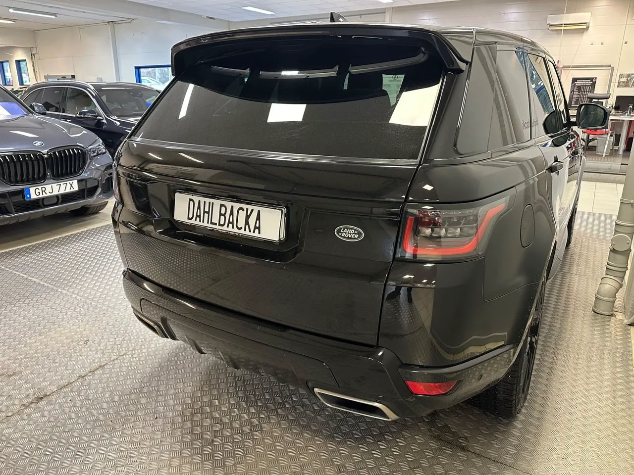 Vehicle image 4