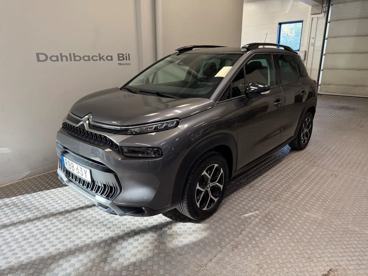 Vehicle image 1
