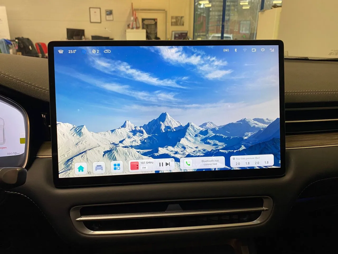 Vehicle image 14