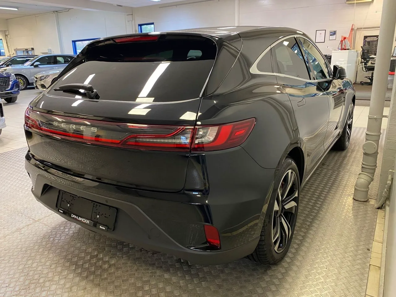 Vehicle image 6