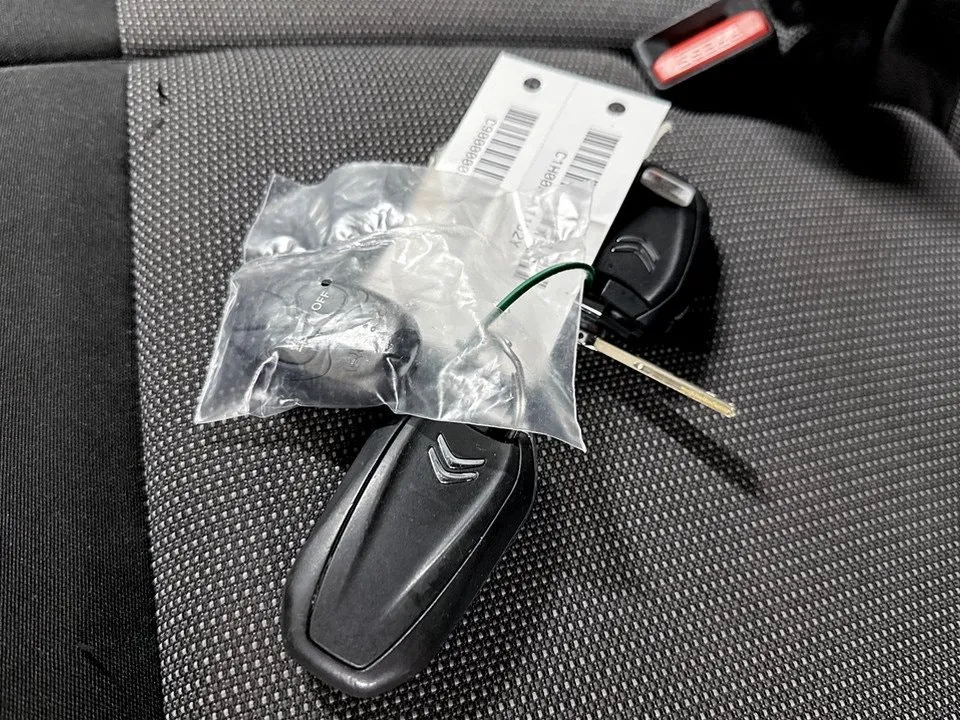 Vehicle image 15