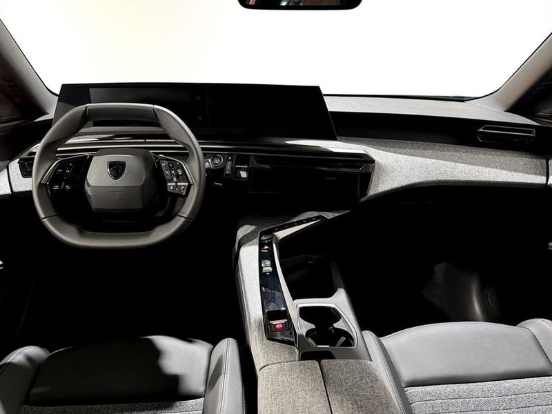 Peugeot e-3008 bild 2