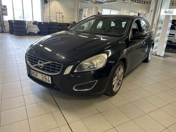 Volvo V60 D4 163 AWD Momentum DE - 2013