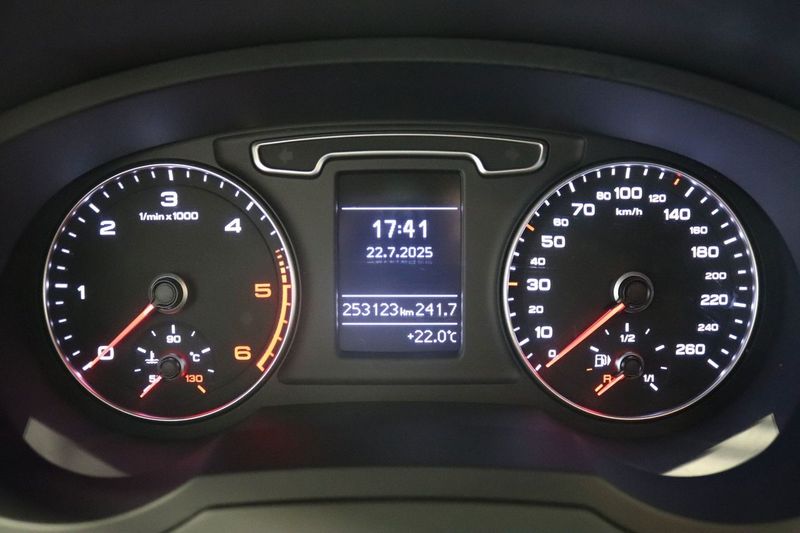 Audi Q3 bild 11