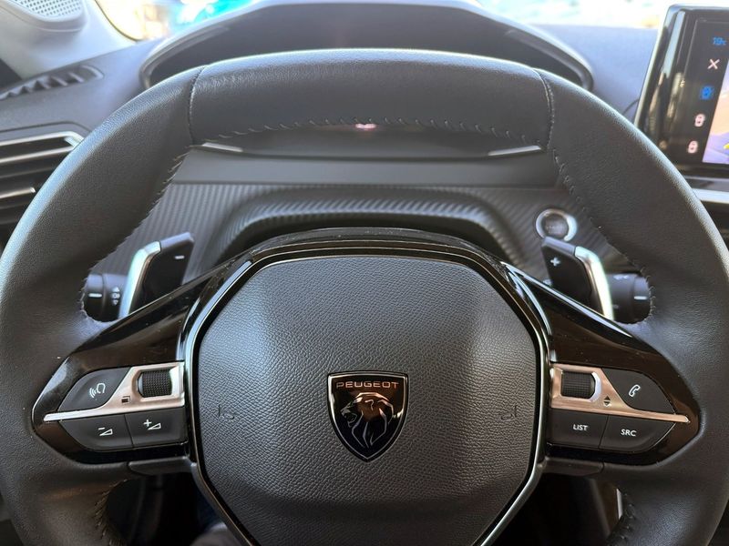 Peugeot 208 bild 12