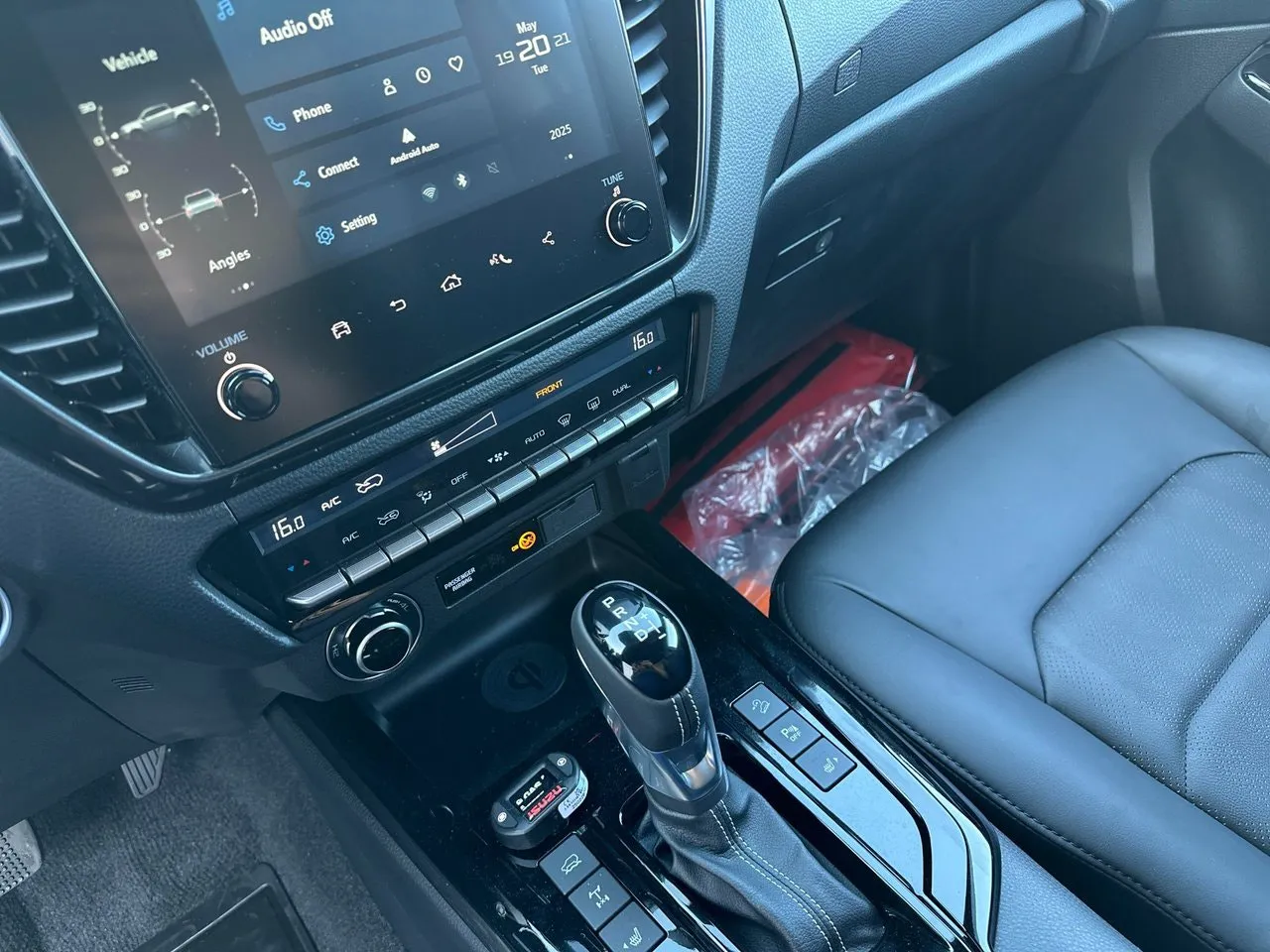 Vehicle image 6