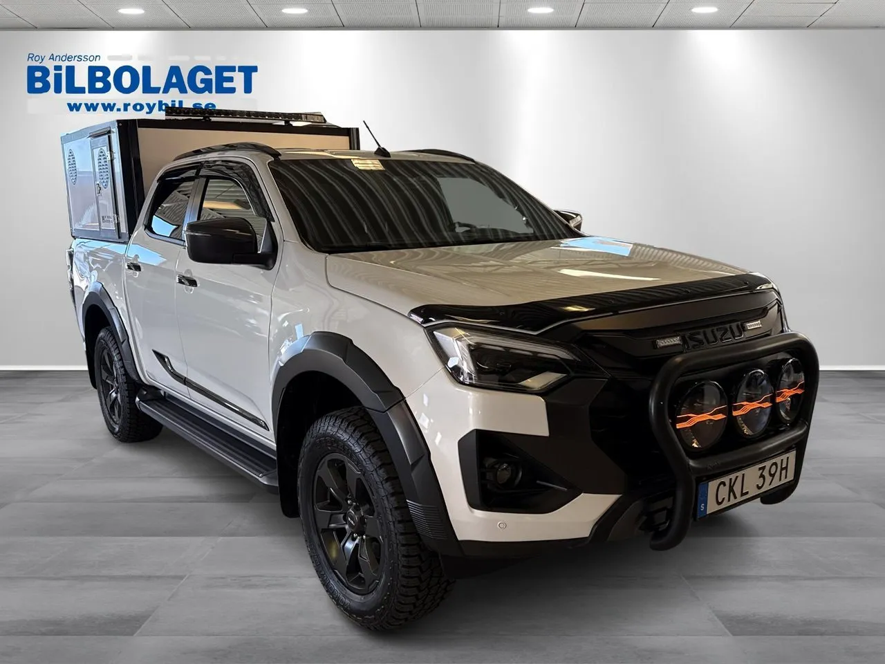 Vehicle image 10