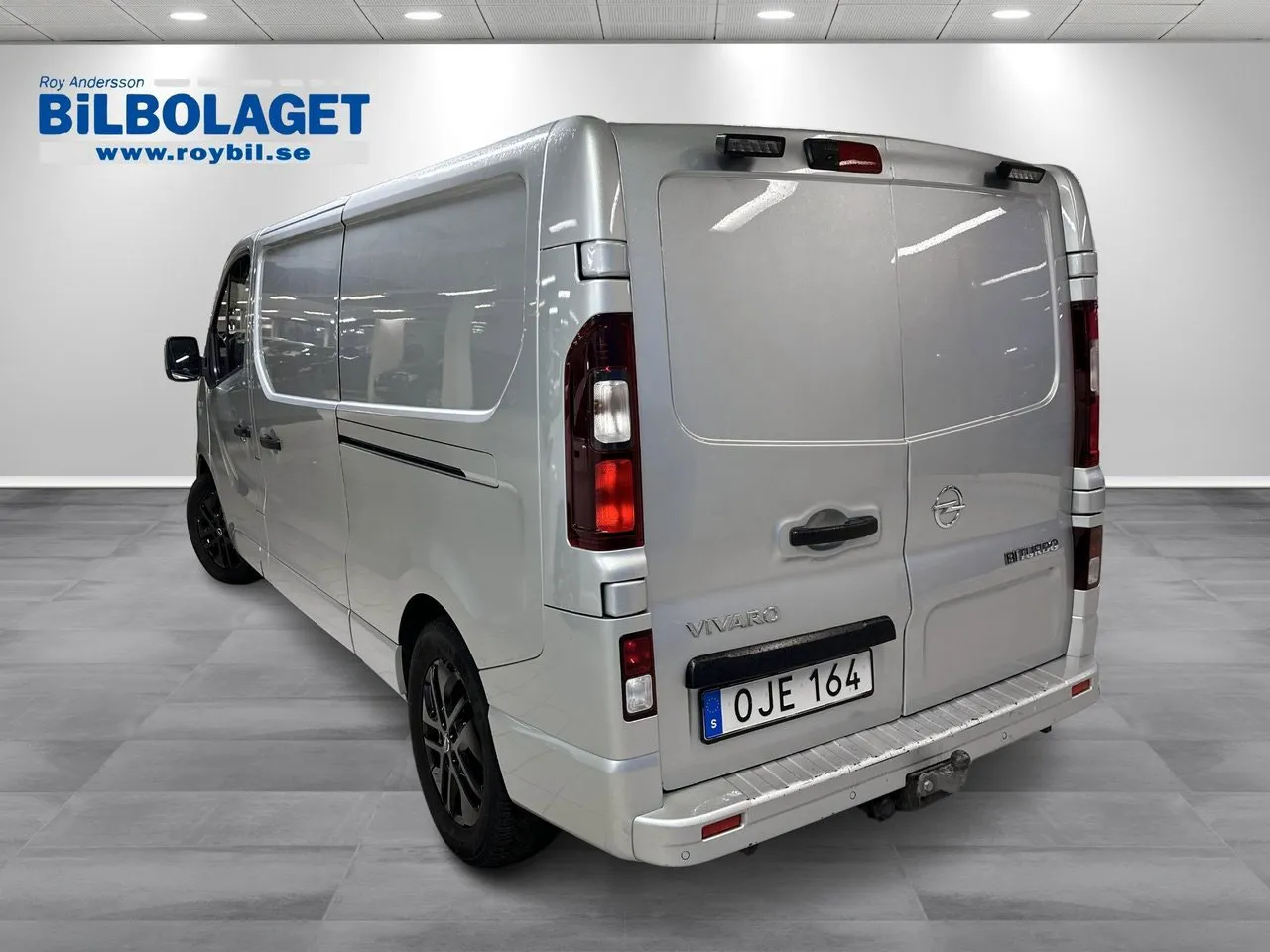 Vehicle image 10