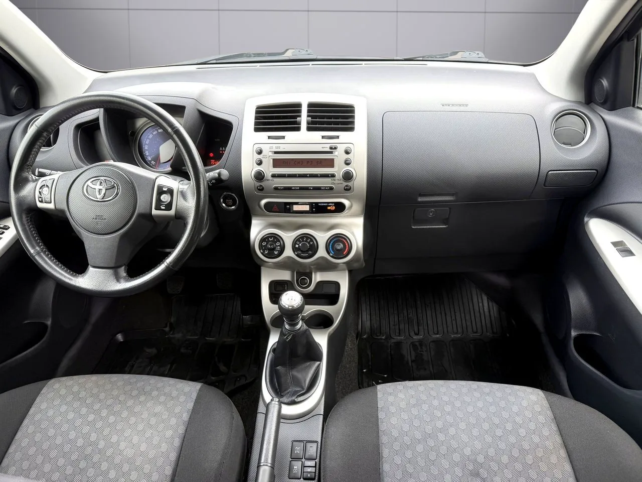 Vehicle image 12