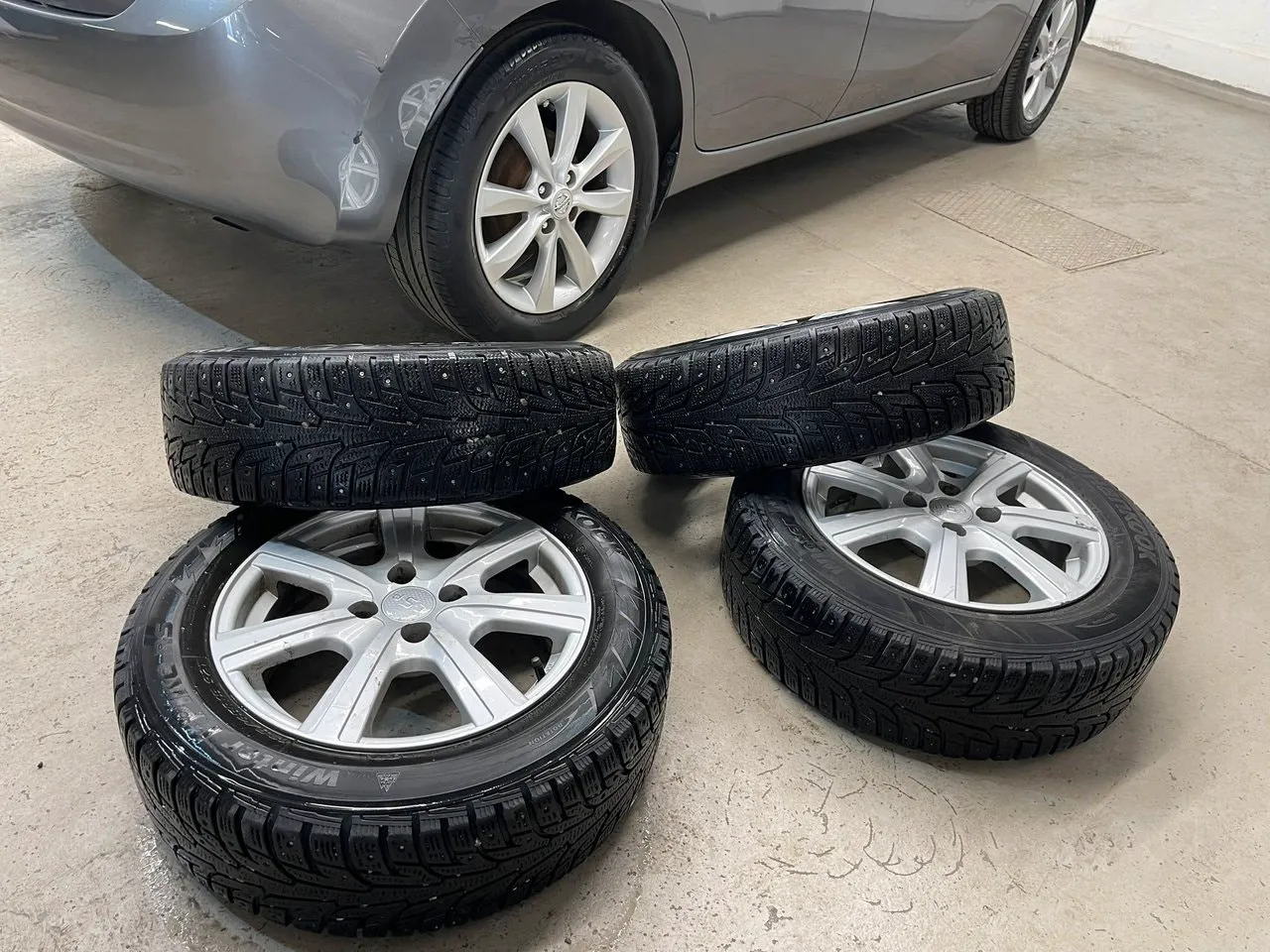 Vehicle image 15