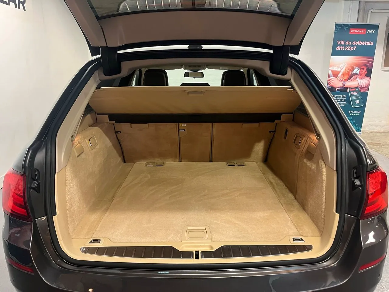 Vehicle image 18