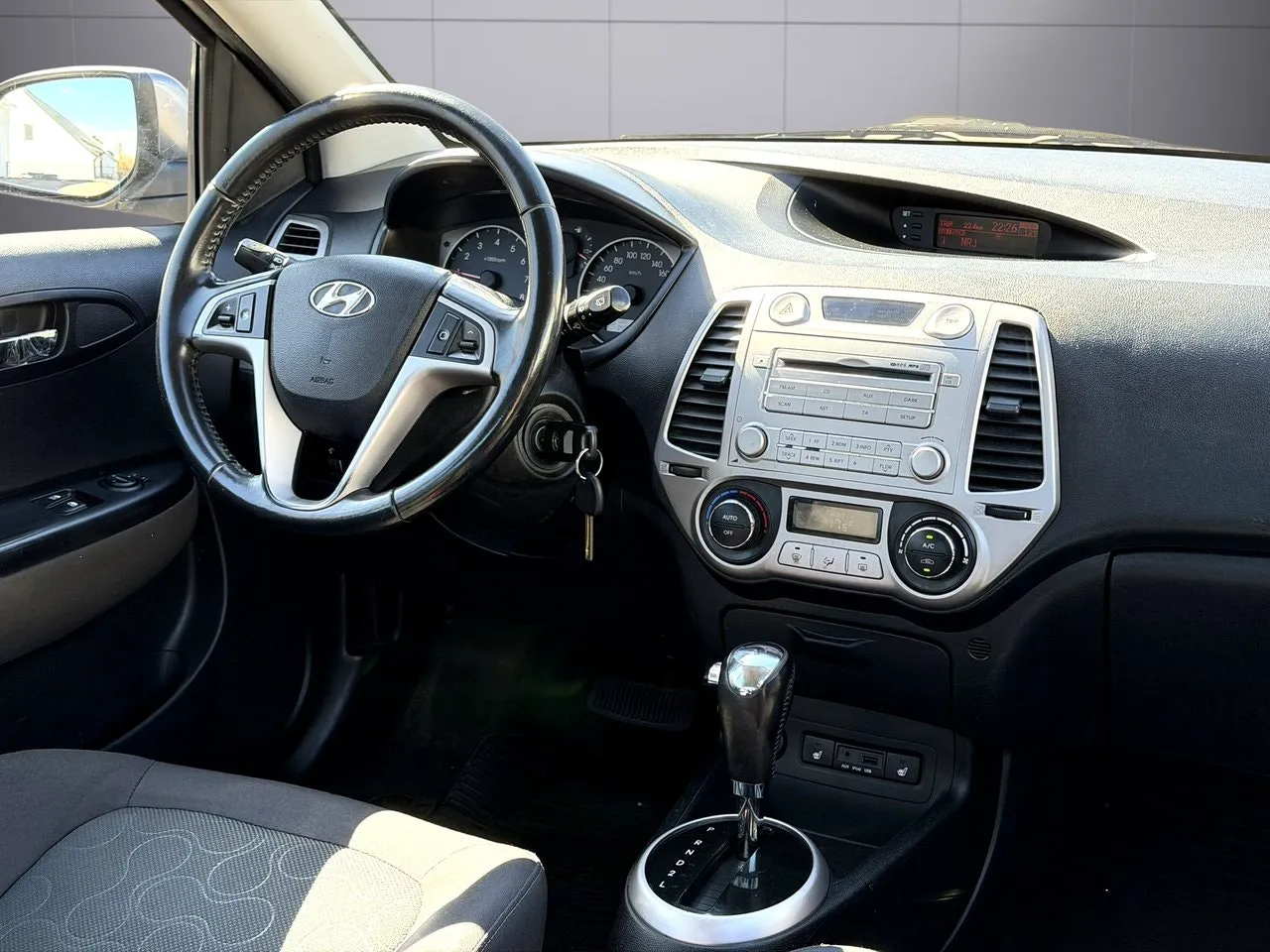 Vehicle image 13