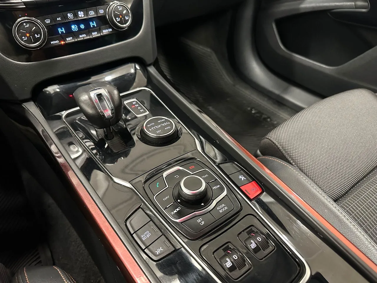 Vehicle image 18