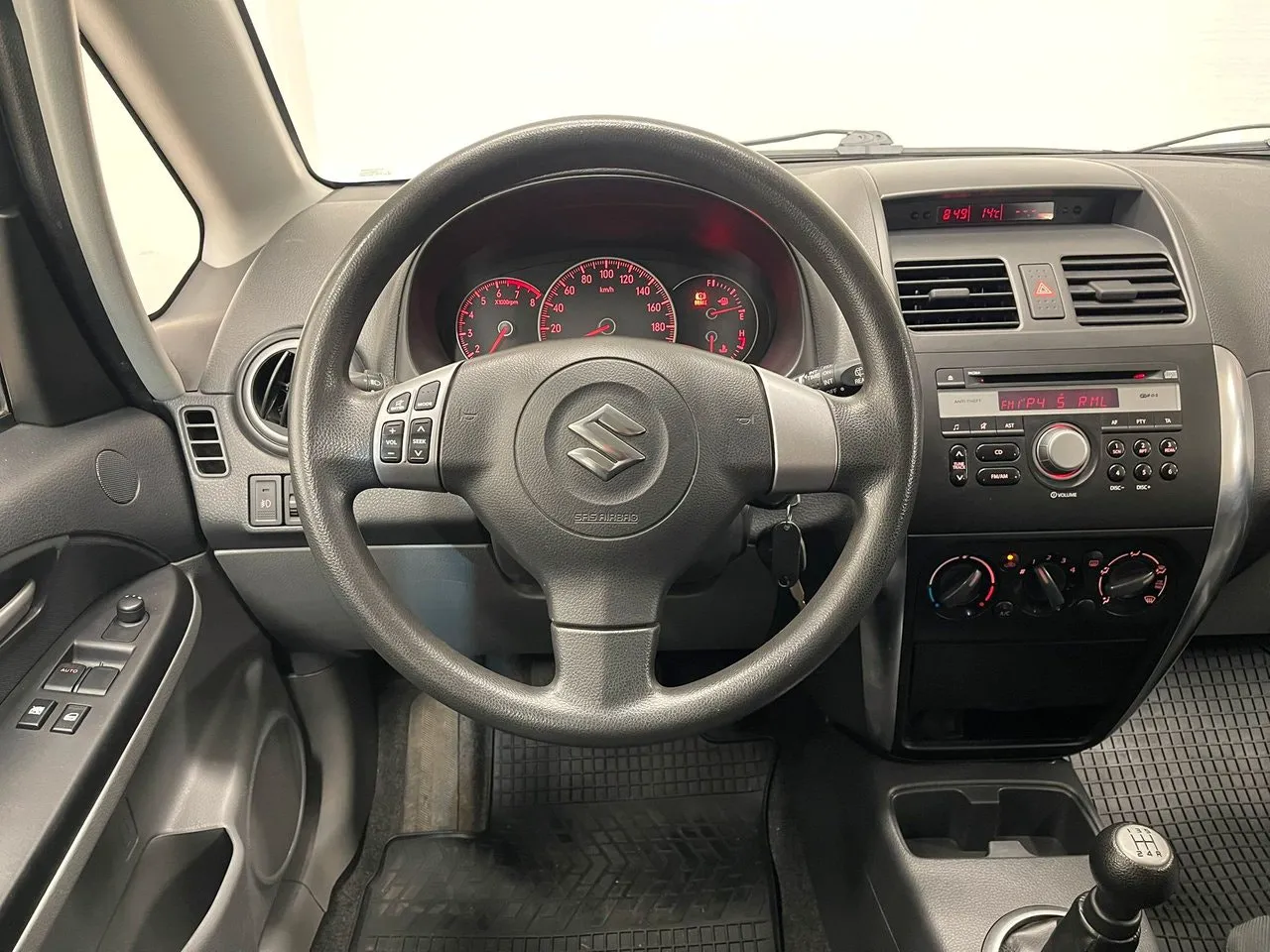 Vehicle image 13