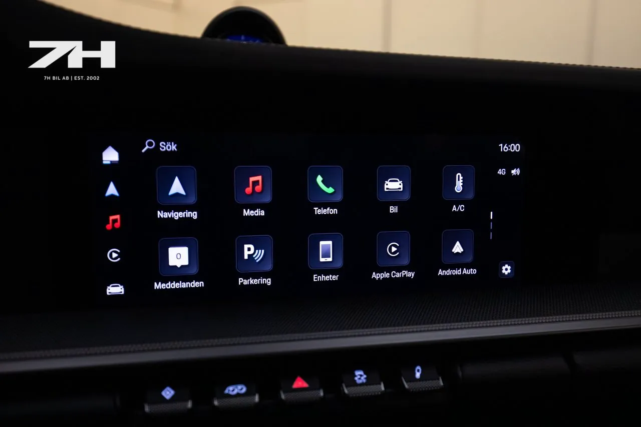 Vehicle image 32