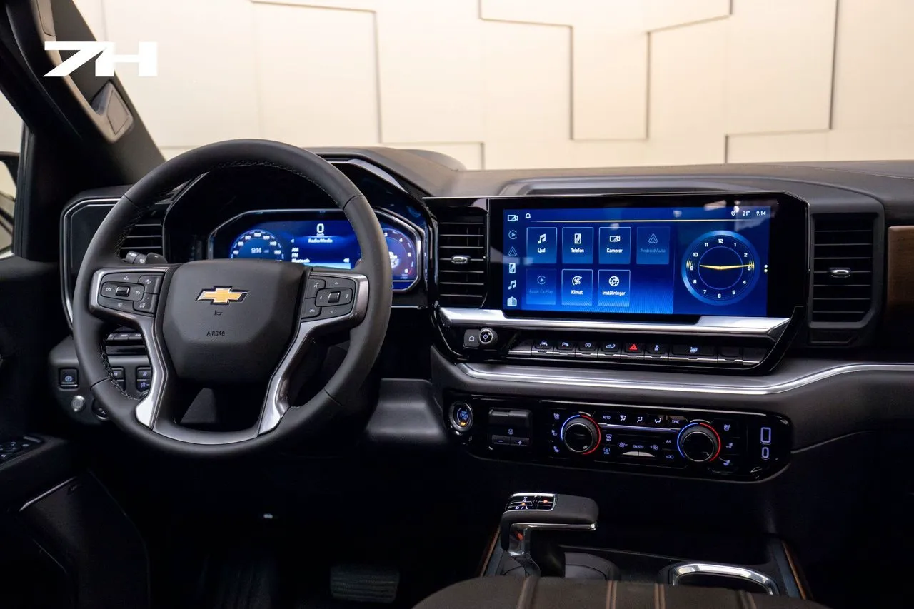 Vehicle image 18