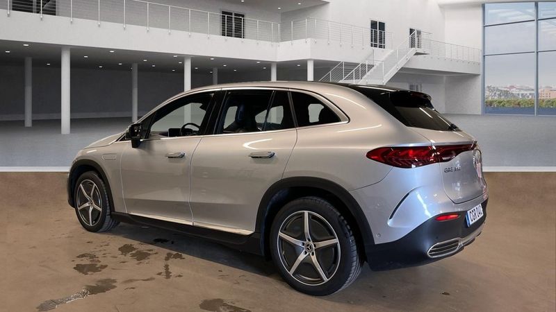 Mercedes EQE350 SUV bild 3