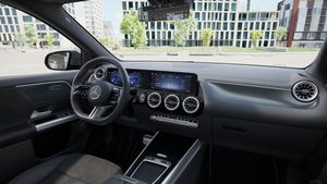 Mercedes EQA300 bild 16