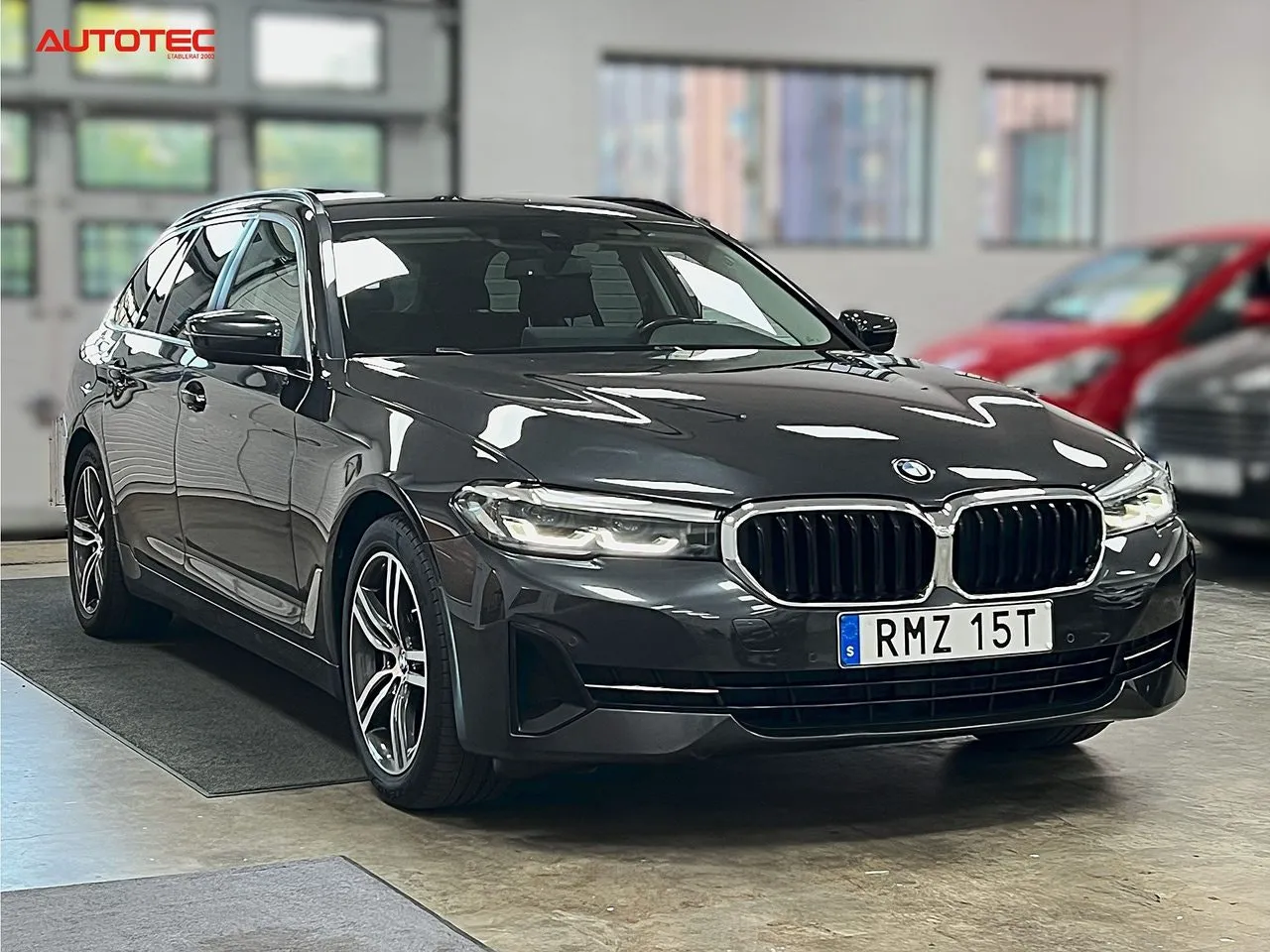 Vehicle image 3