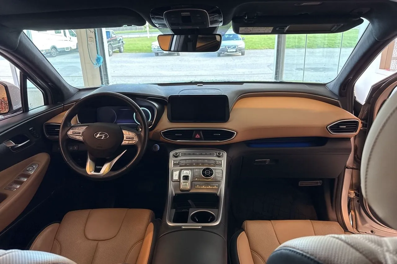 Vehicle image 17