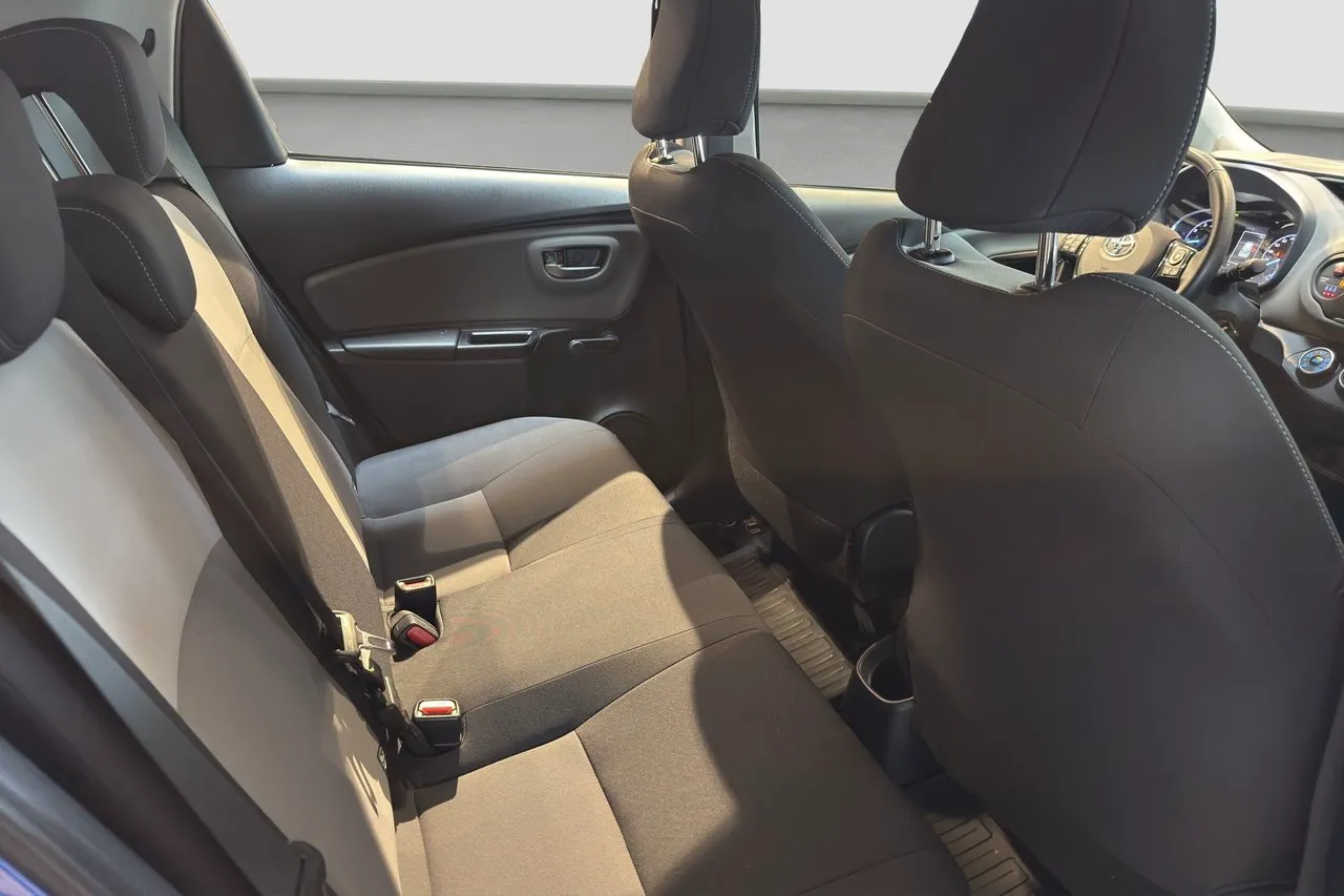 Vehicle image 9
