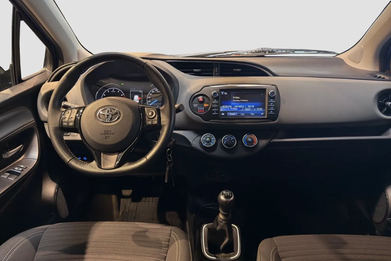 Vehicle image 11