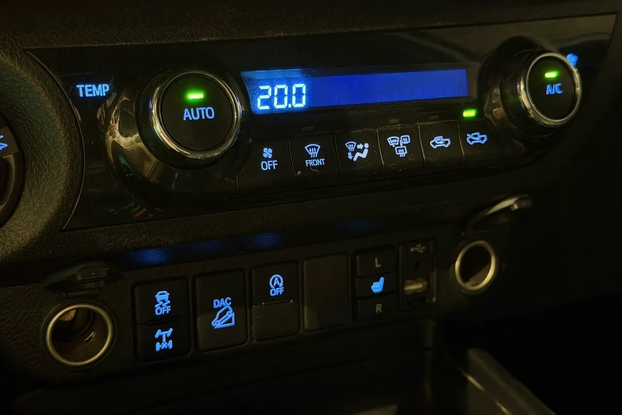 Vehicle image 22