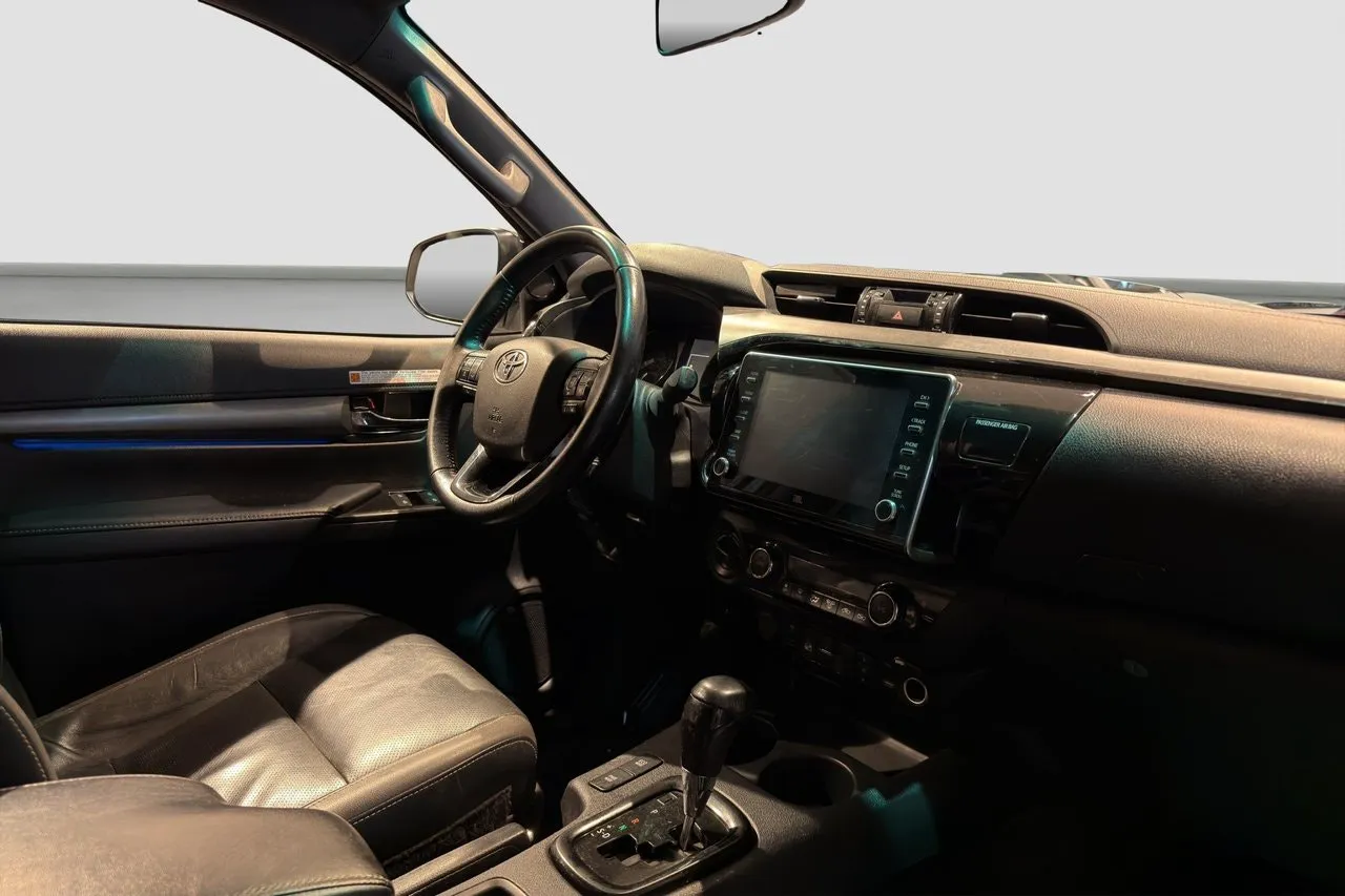 Vehicle image 14