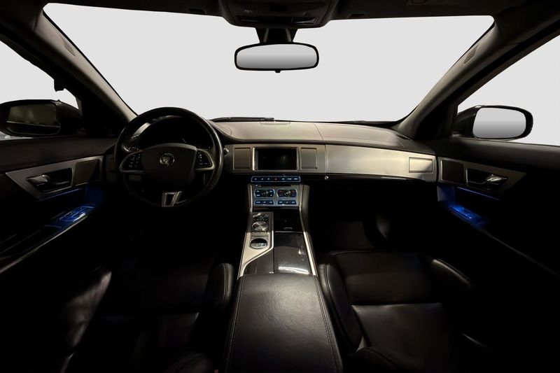 Jaguar XF bild 11