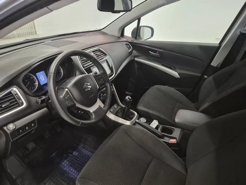 Vehicle image 9