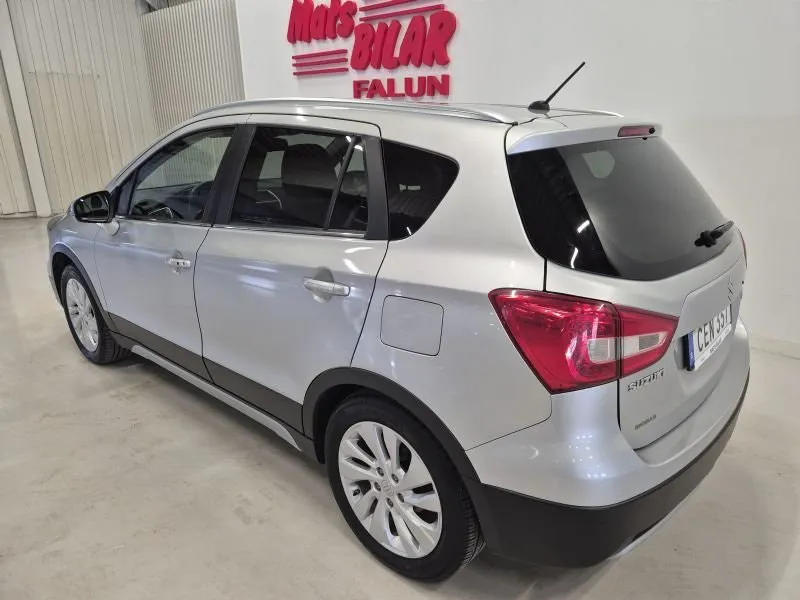Vehicle image 8