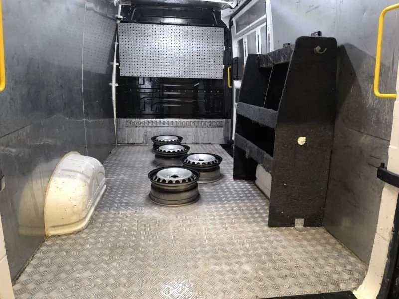 Vehicle image 7