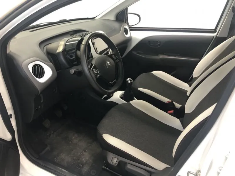 Vehicle image 5