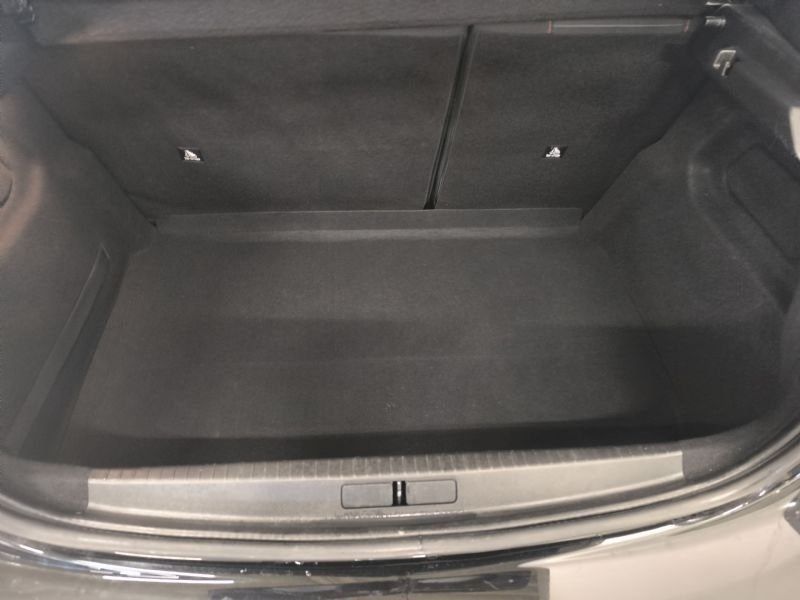Peugeot 208 bild 8