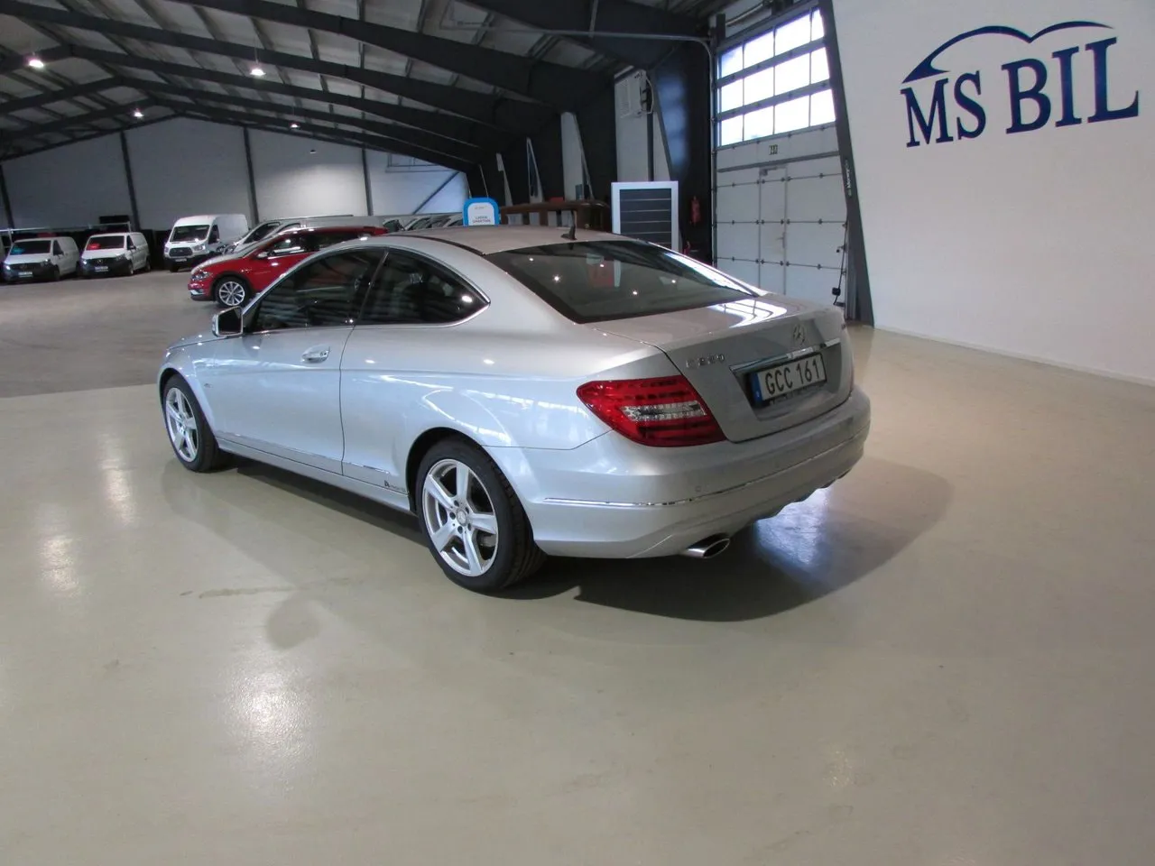 Vehicle image 6