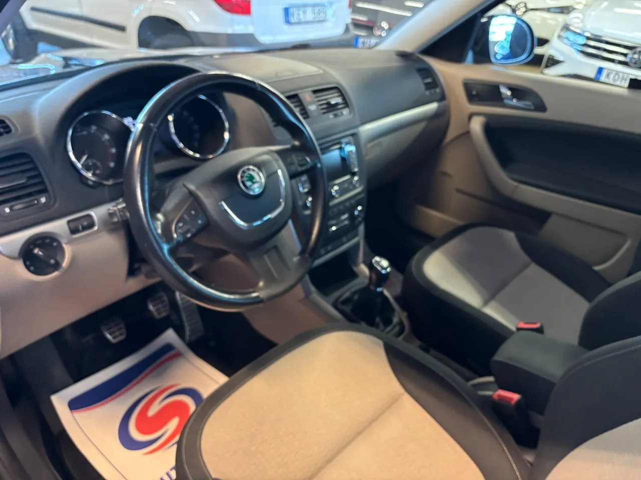 Vehicle image 6
