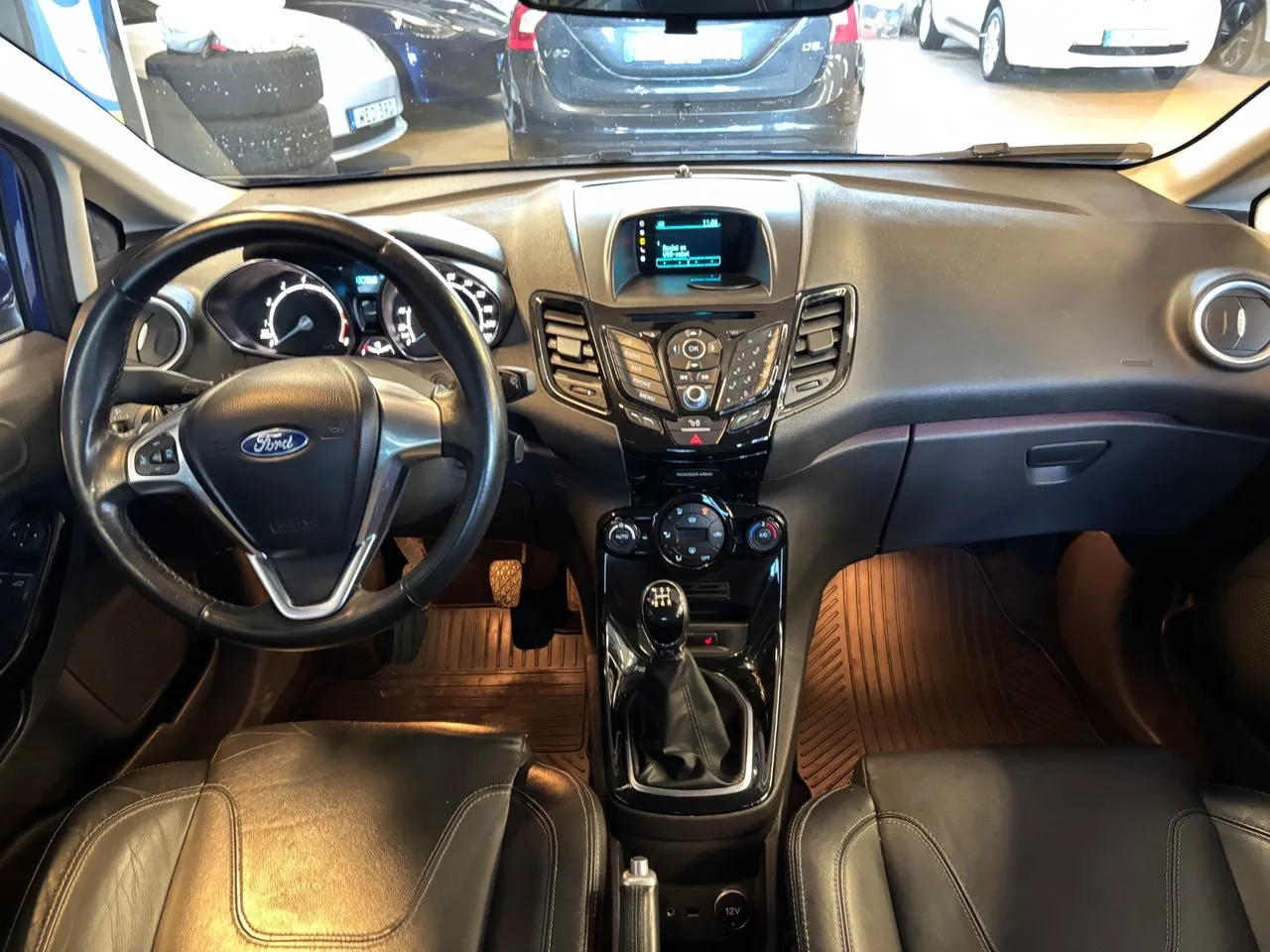 Vehicle image 11