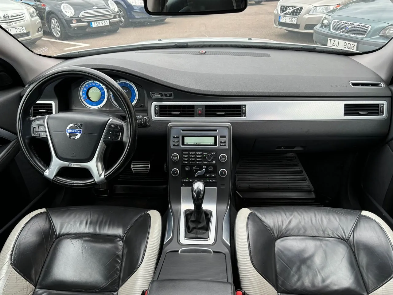 Vehicle image 22