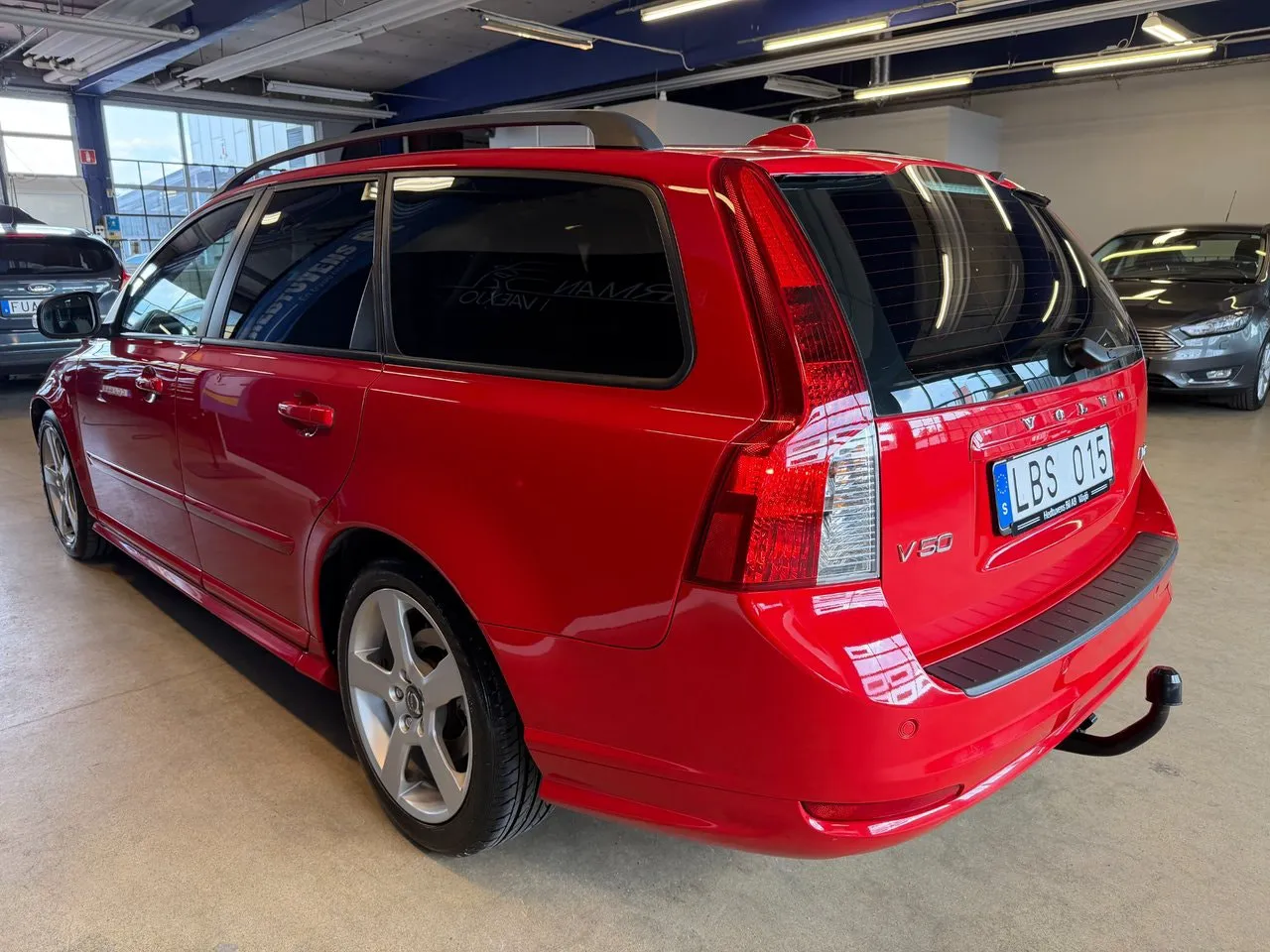 Vehicle image 6