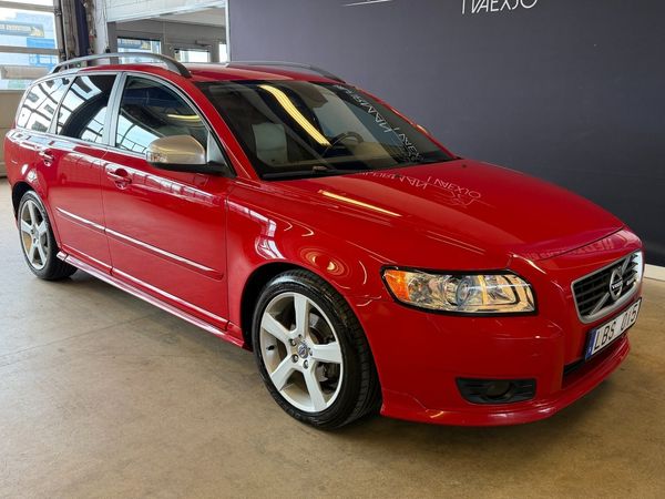 Volvo V50 D2 R-Design *LÅGMIL *DRAG* PDC* Riktigt snygg bil - 2011