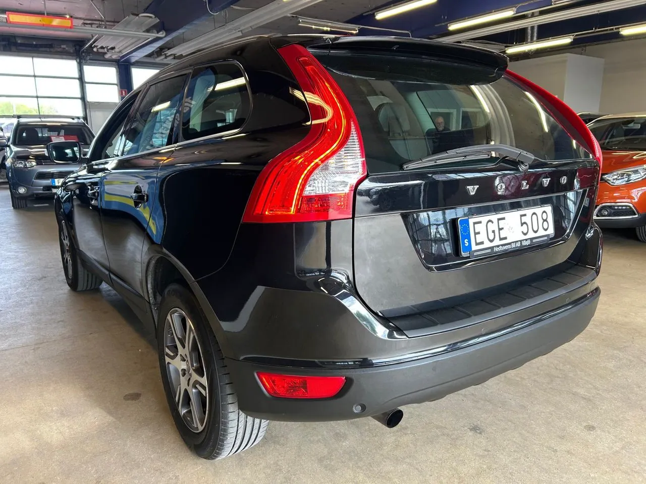 Vehicle image 6