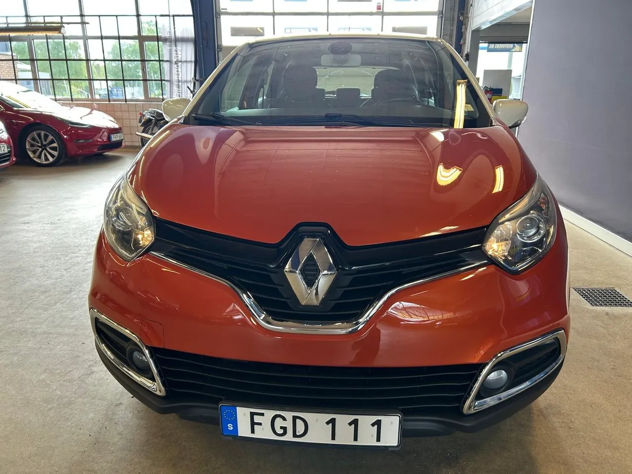 Vehicle image 5