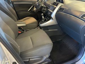 Toyota Verso bild 9