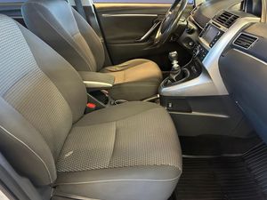 Toyota Verso bild 6